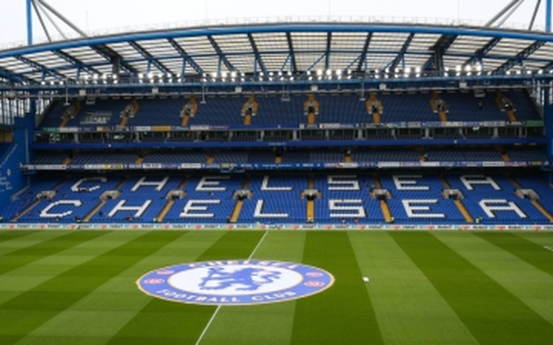 تشيلسي يواجه غرامة قياسية وحظر تعاقدات إثر ثبوت مخالفات مالية جسيمة